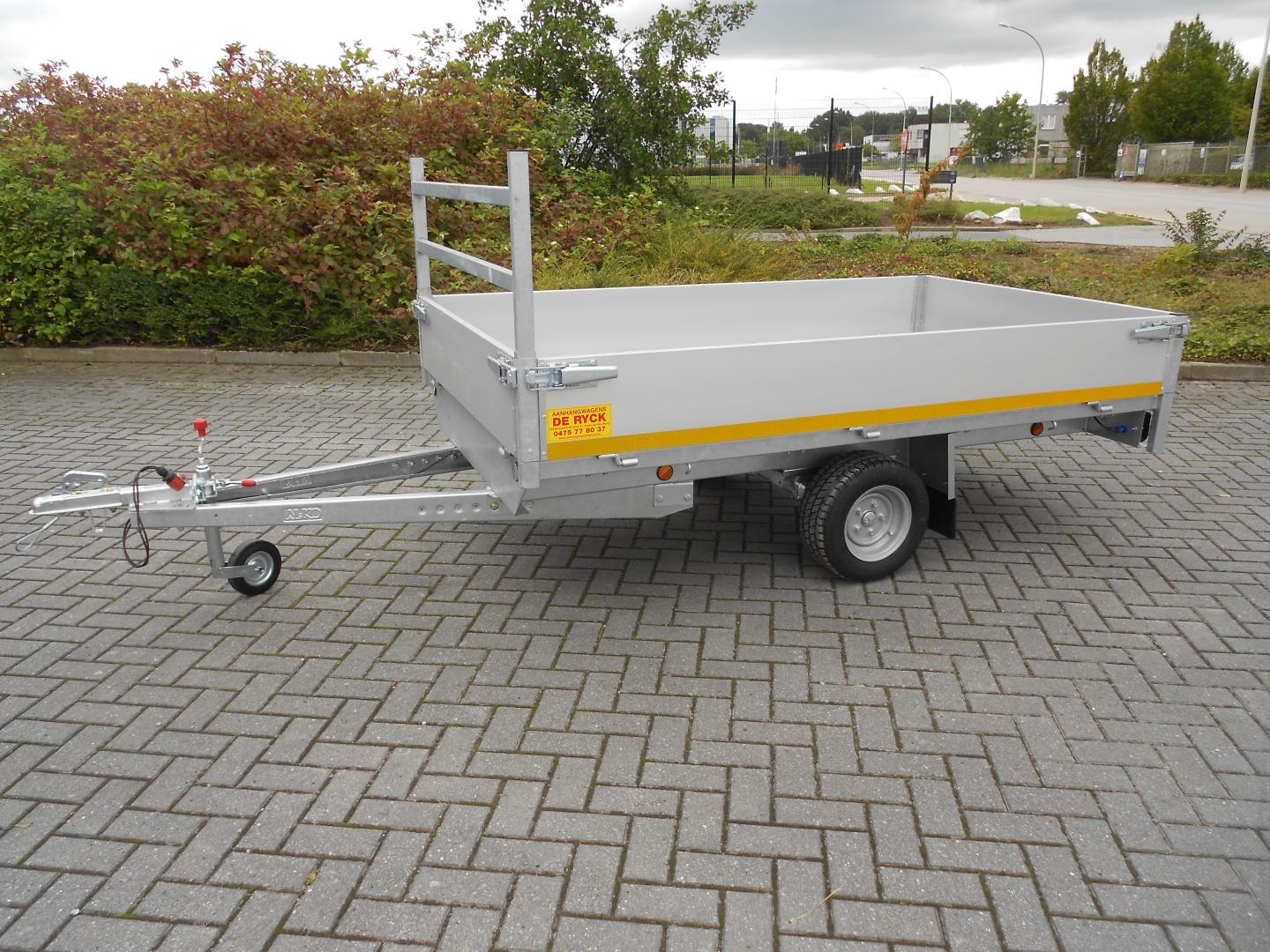 plateauaanhangwagen enkelas 750kg-2m62x1m56